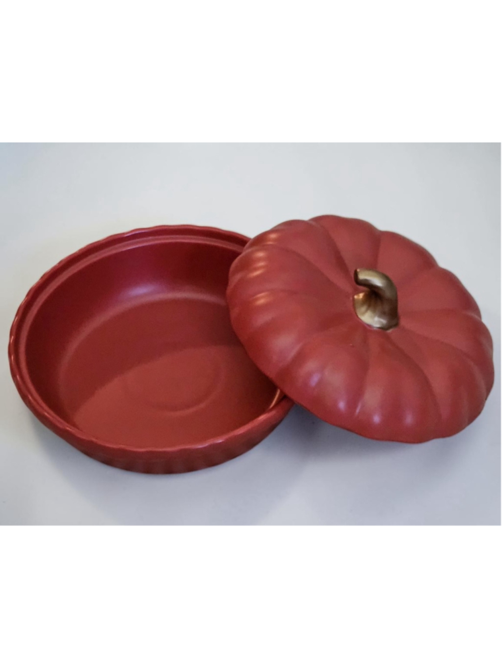 Southern Living Pumpkin Pie Dish w Lid Red Stoneware Oh My Gourd Fall Decor